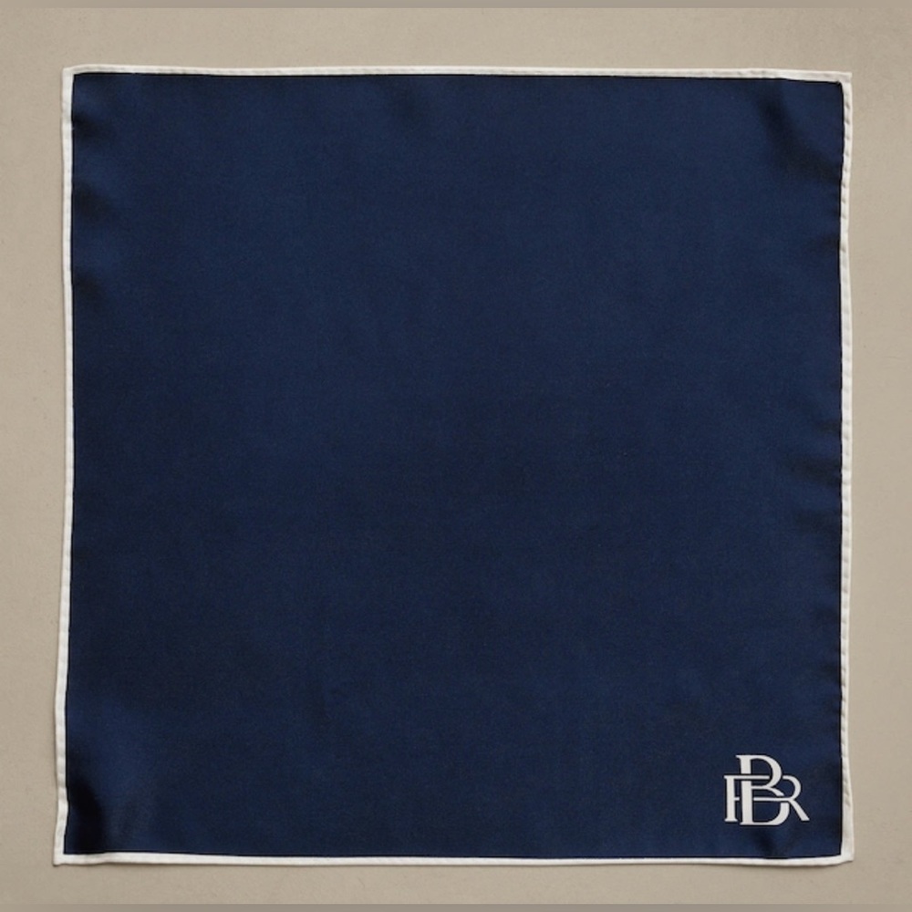 Banana Republic solid silk pocket square